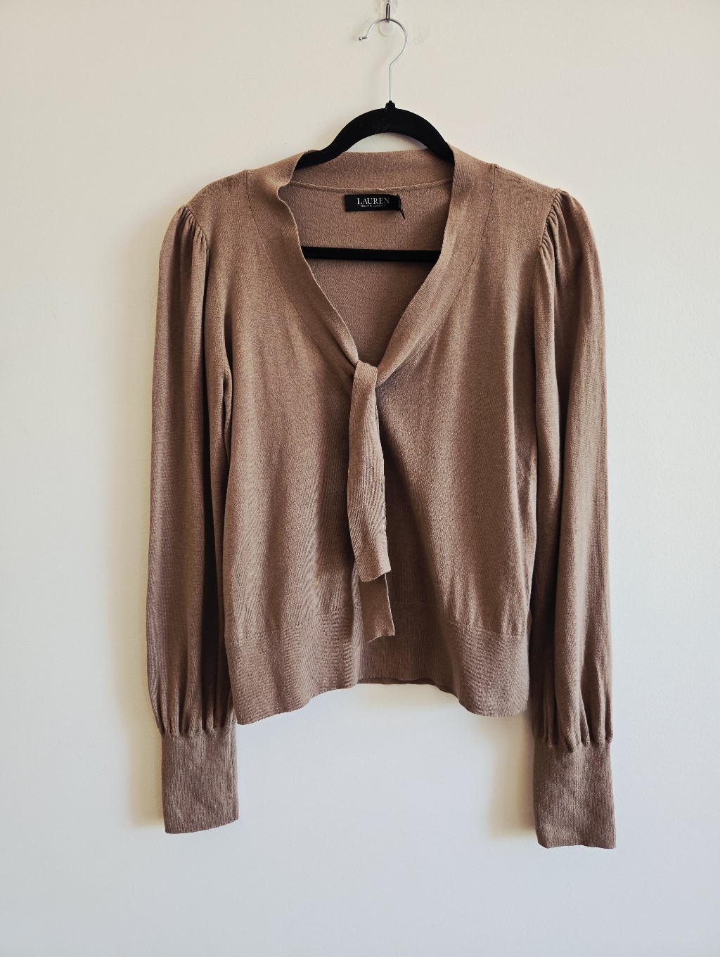 Lauren Ralph Lauren I L Tie Neck Thin Knit Blouse I Camel Brown